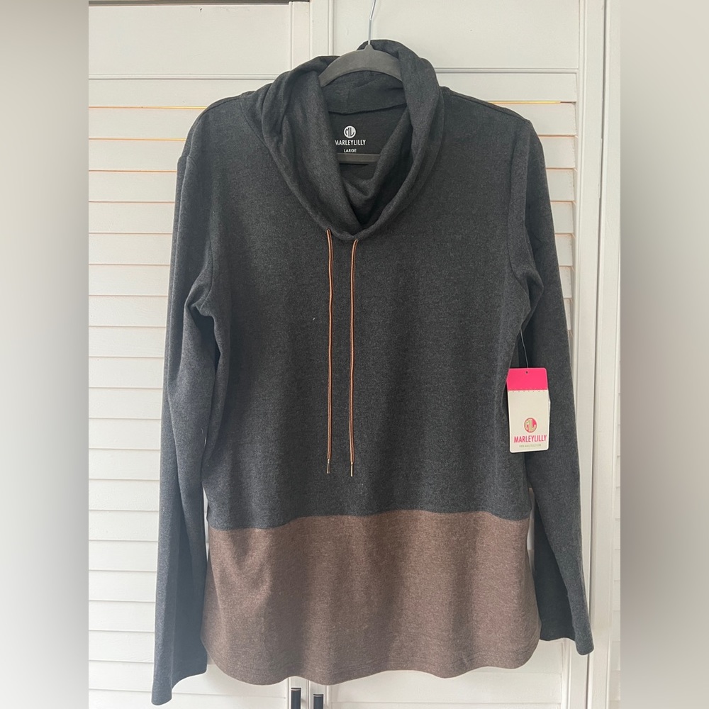 Large Marleylilly color block pullover